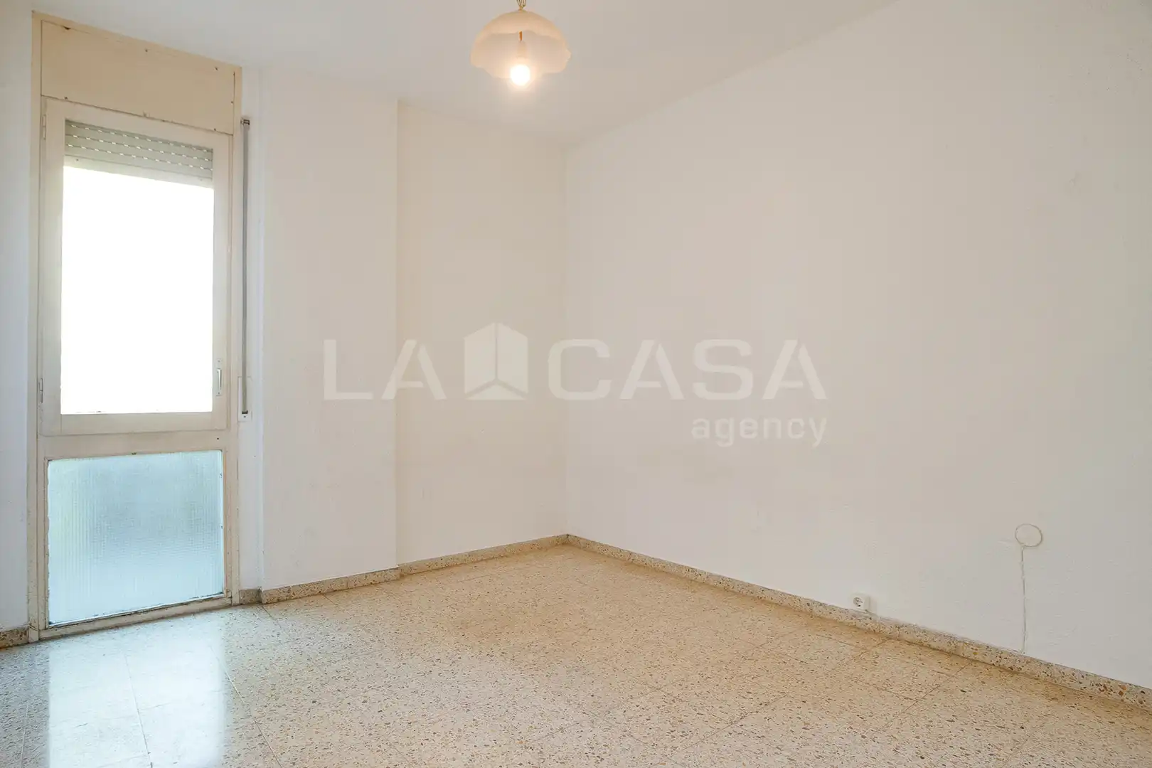 Wohnung zum Verkauf in Barcelona mit Balkon