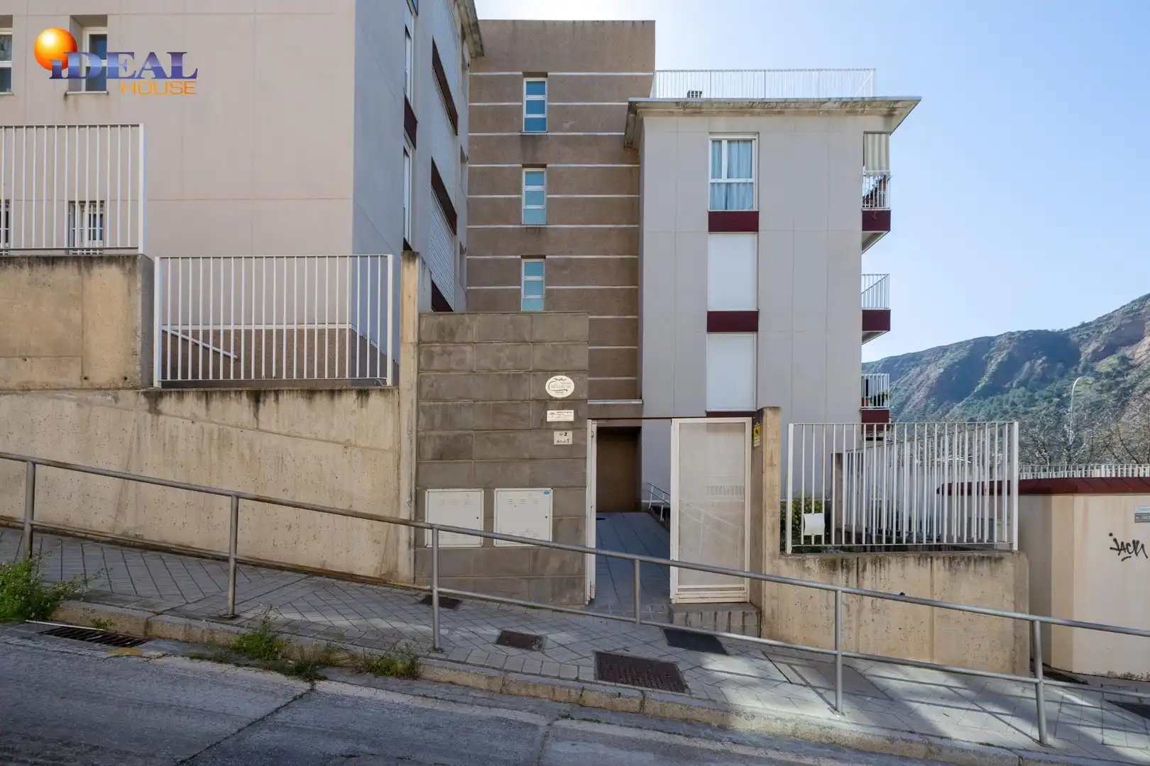 Piso con ascensor en venta en Genil