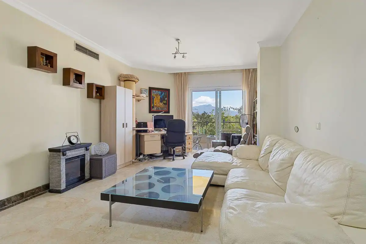 Wohnzimmer von Wohnungen zum Verkauf in Estepona mit Klimaanlage, Terrasse und Abstellraum