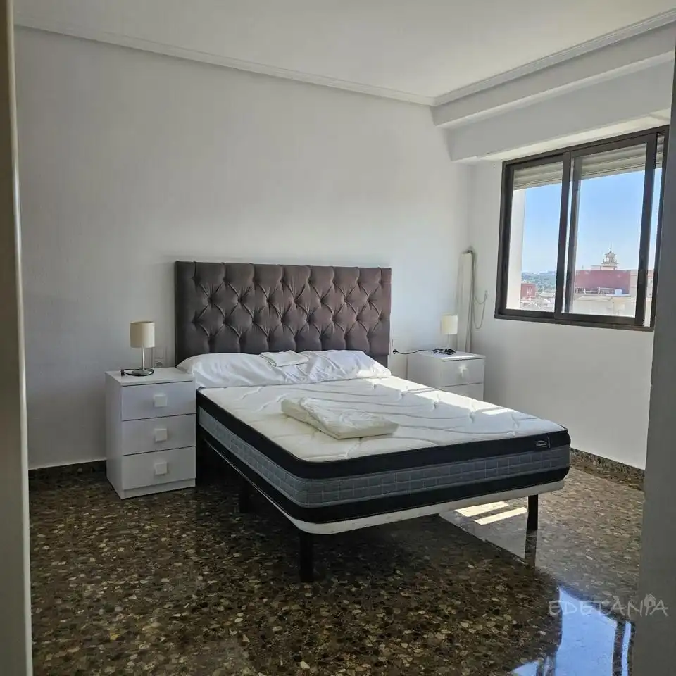 Habitación de Piso de alquiler en Moncada con Aire acondicionado, Amueblado y Internet