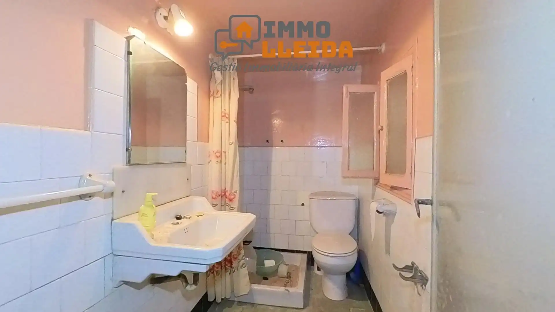 Habitación de Casa adosada en venta en Cervera con Trastero y Balcón