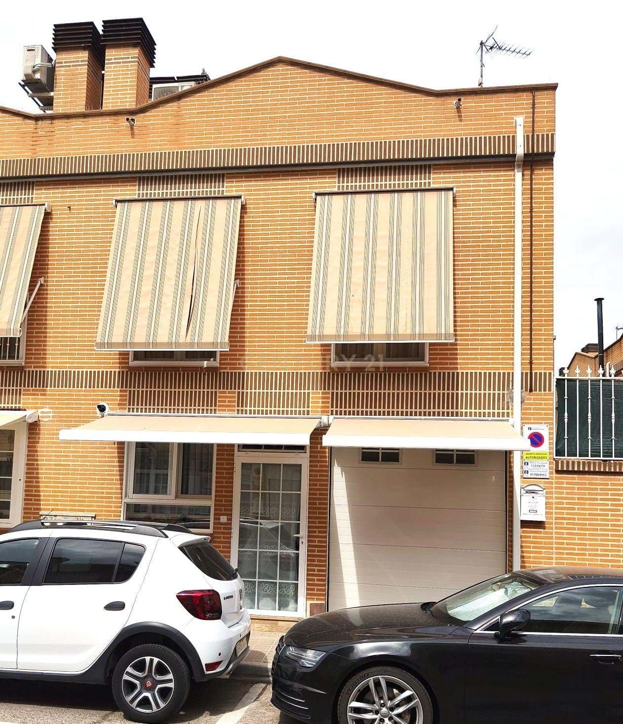 Exterior view of House or chalet for sale in San Martín de la Vega  with Air Conditioner, Heating and Swimming Pool