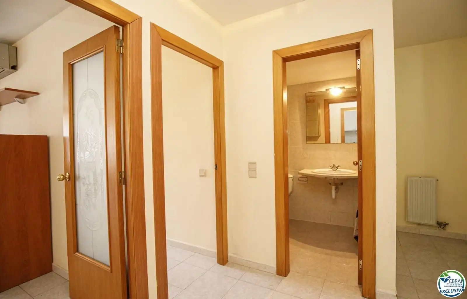 Badezimmer von Wohnungen zum Verkauf in Figueres mit Abstellraum und Möbliert