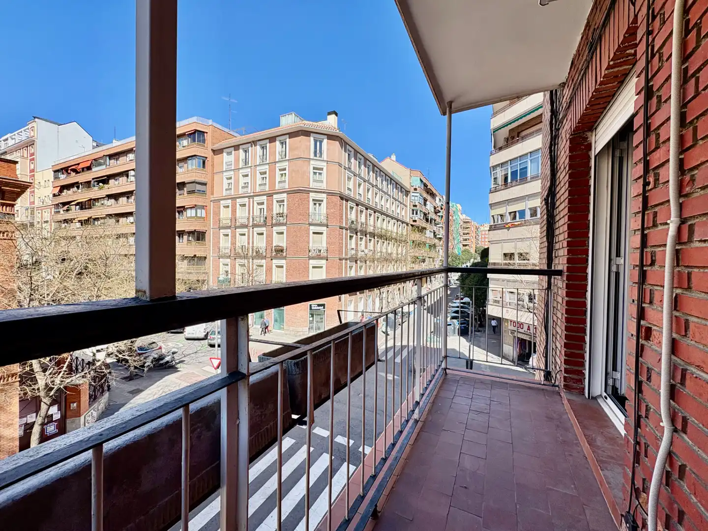 Außenansicht von Wohnung zum Verkauf in Madrid mit Klimaanlage, Heizung und Parkett