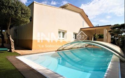 Piscina de Casa o xalet en venda en Mont-roig del Camp amb Aire condicionat, Calefacció i Jardí privat