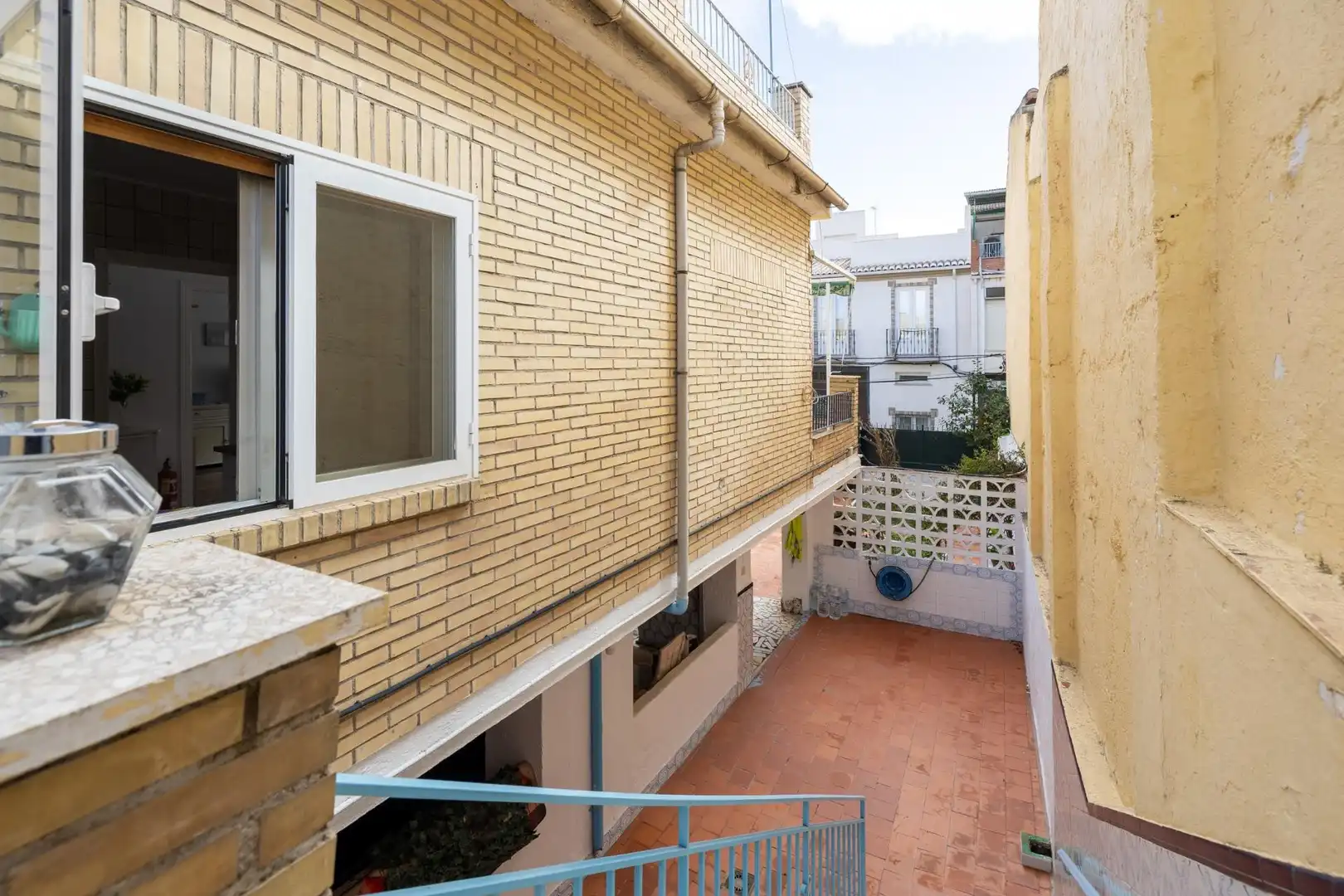 Vista exterior de Casa o xalet en venda en Armilla amb Aire condicionat, Traster i Balcó