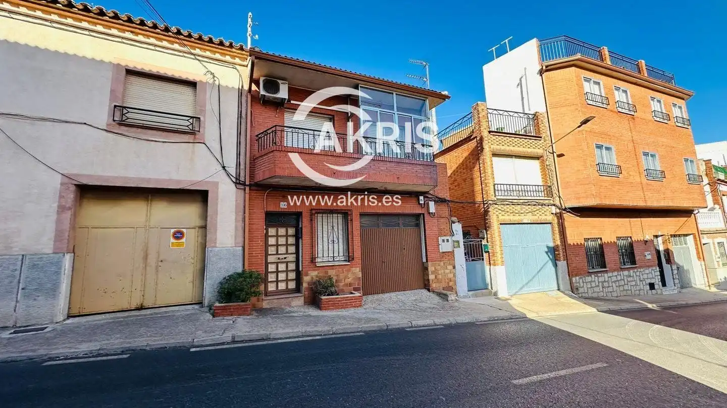 Chalet en venta en Calle Erillas, imagen 3