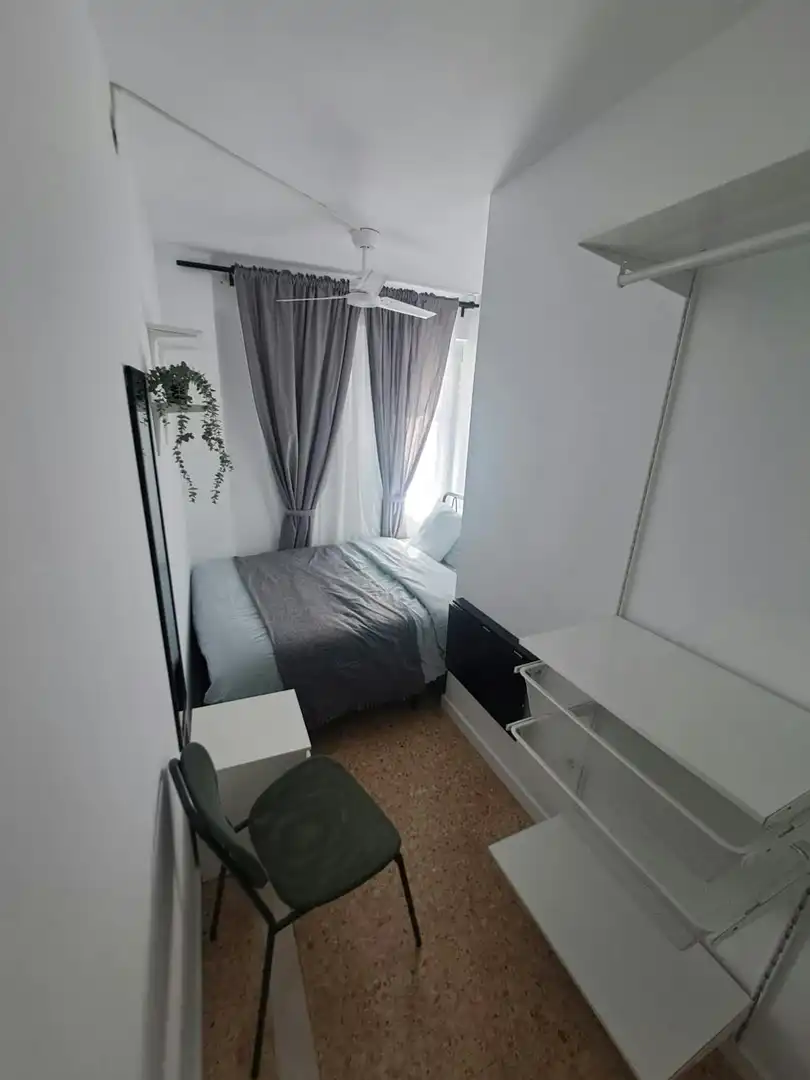 Habitación de Piso para compartir en Valencia con Amueblado y Lavadora