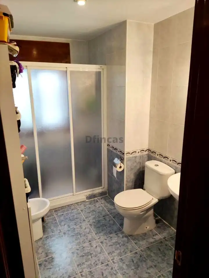 Bany de Dúplex en venda en Mora de Rubielos amb Calefacció i Traster
