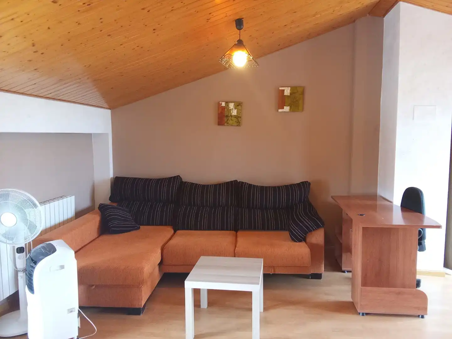 Wohnzimmer von Einfamilien-Reihenhaus zur Miete in Utebo mit Terrasse, Schwimmbad und Möbliert