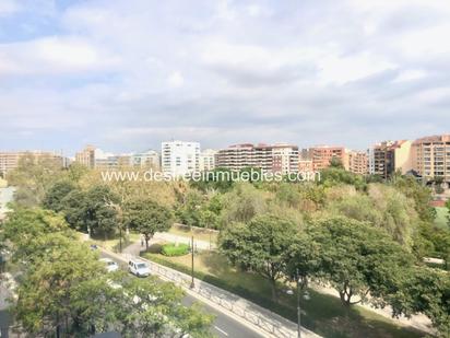 Vista exterior de Dúplex de lloguer en  Valencia Capital amb Aire condicionat i Balcó