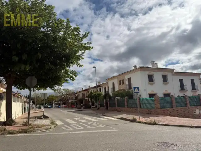 Außenansicht von Einfamilien-Reihenhaus zum Verkauf in Ronda mit Klimaanlage