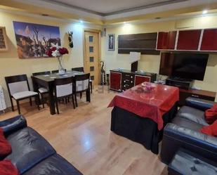 Sala d'estar de Pis de lloguer en  Granada Capital amb Aire condicionat i Terrassa