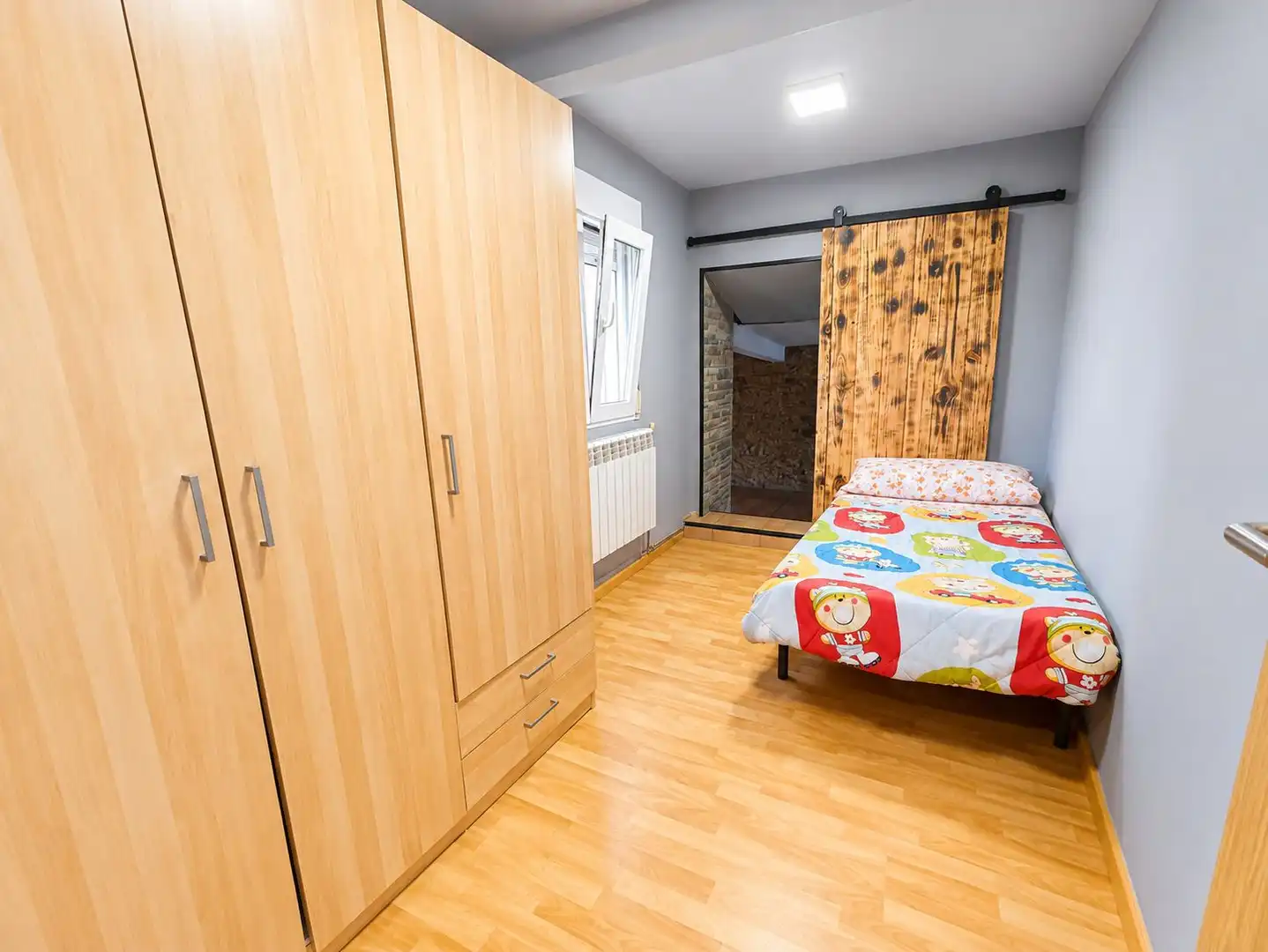 Dormitori de Casa o xalet en venda en Grado amb Calefacció, Terrassa i Traster