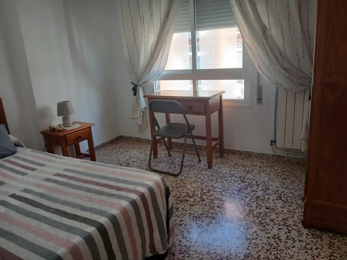 Schlafzimmer von Wohnung zur Miete in Cáceres mit Heizung, Terrasse und Möbliert
