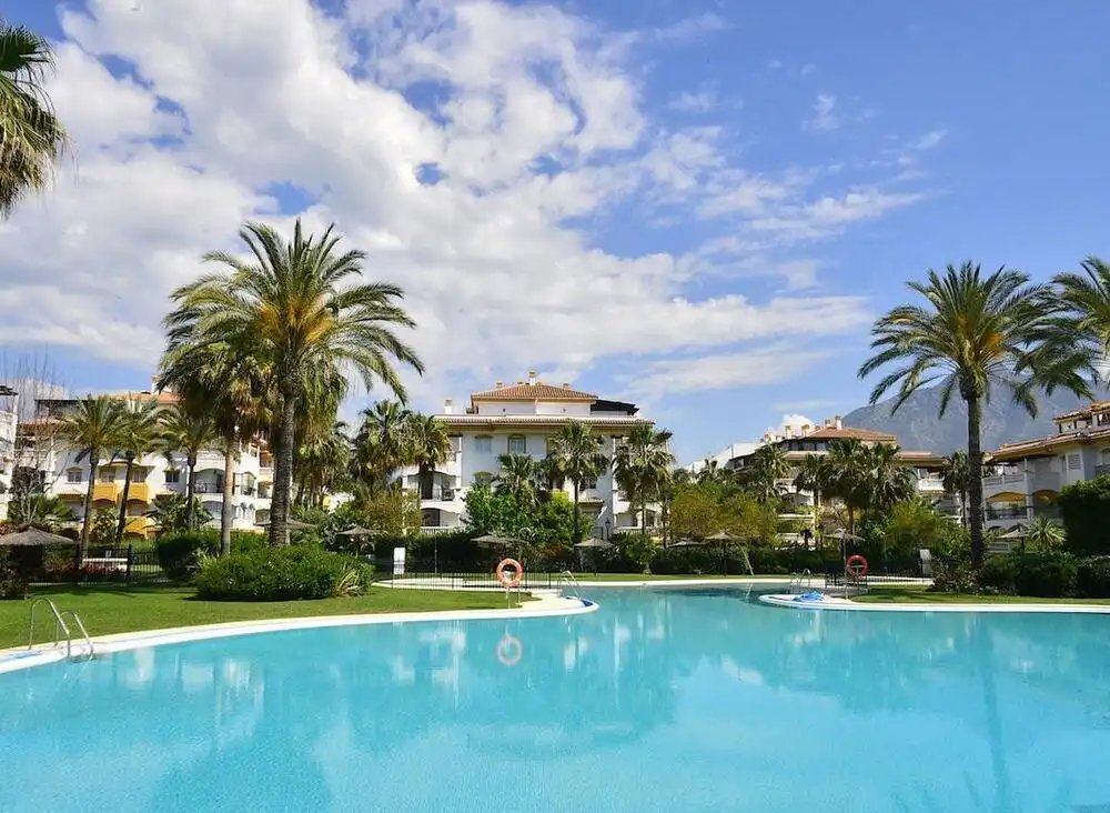 Jardí de Planta baixa de lloguer en Marbella amb Terrassa, Piscina i Piscina comunitària