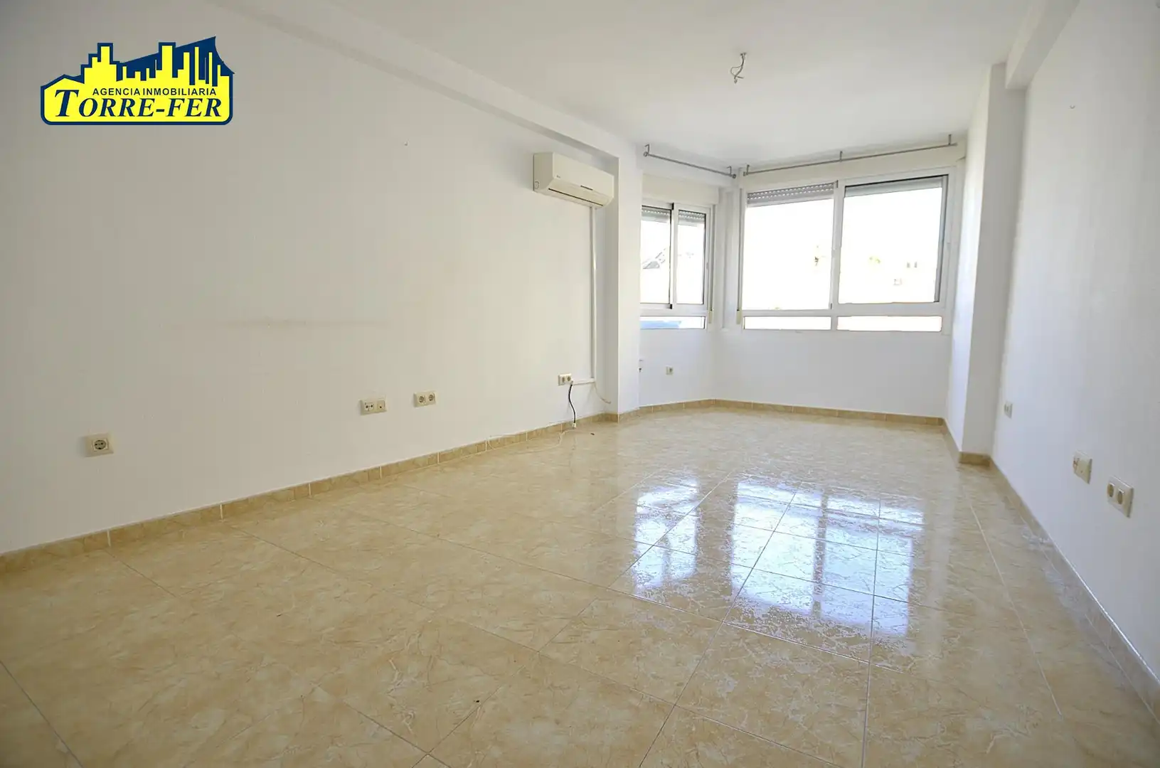 Sala d'estar de Pis de lloguer en Almería amb Aire condicionat