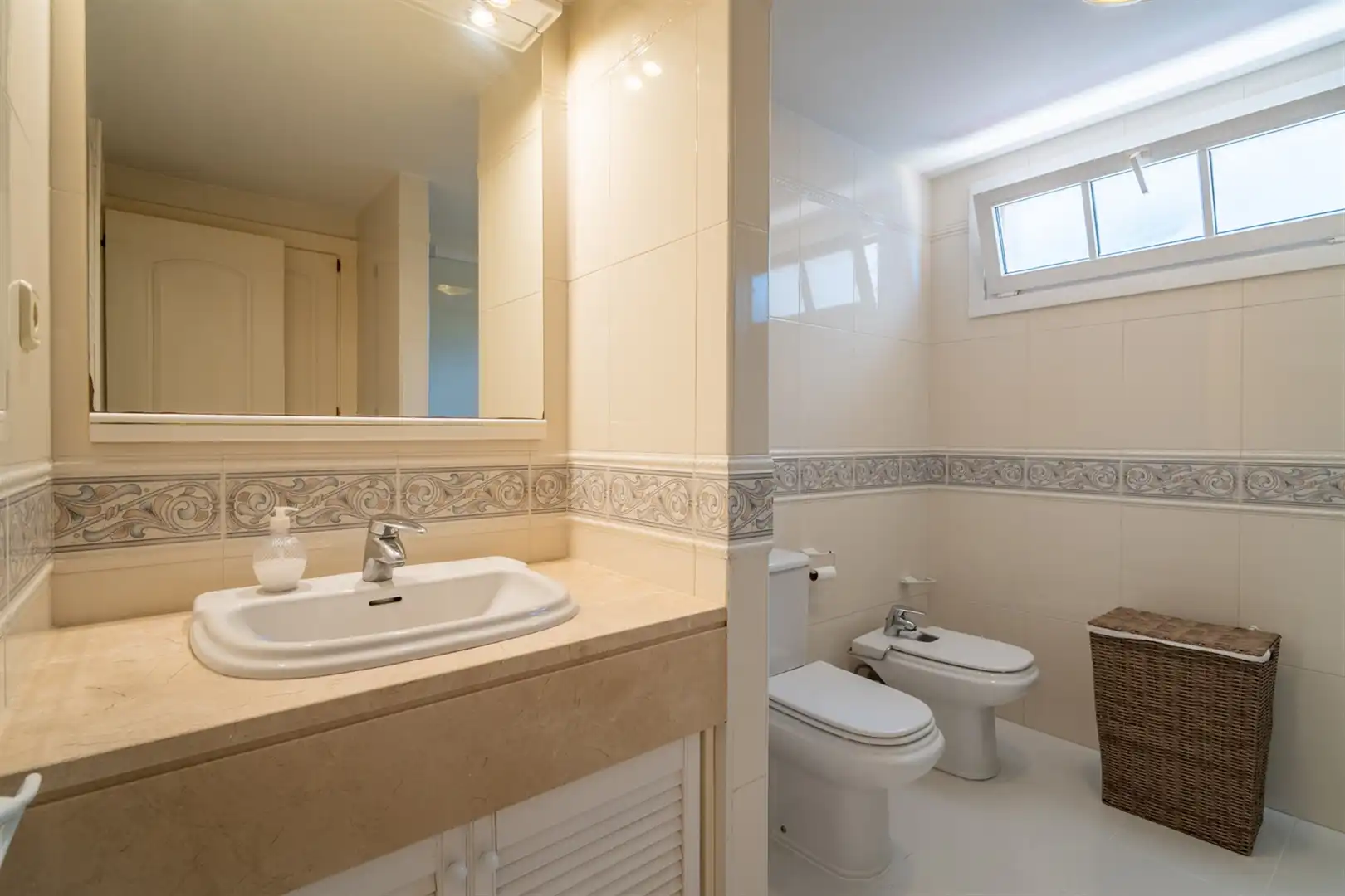 Badezimmer von Einfamilien-Reihenhaus zum Verkauf in Málaga
