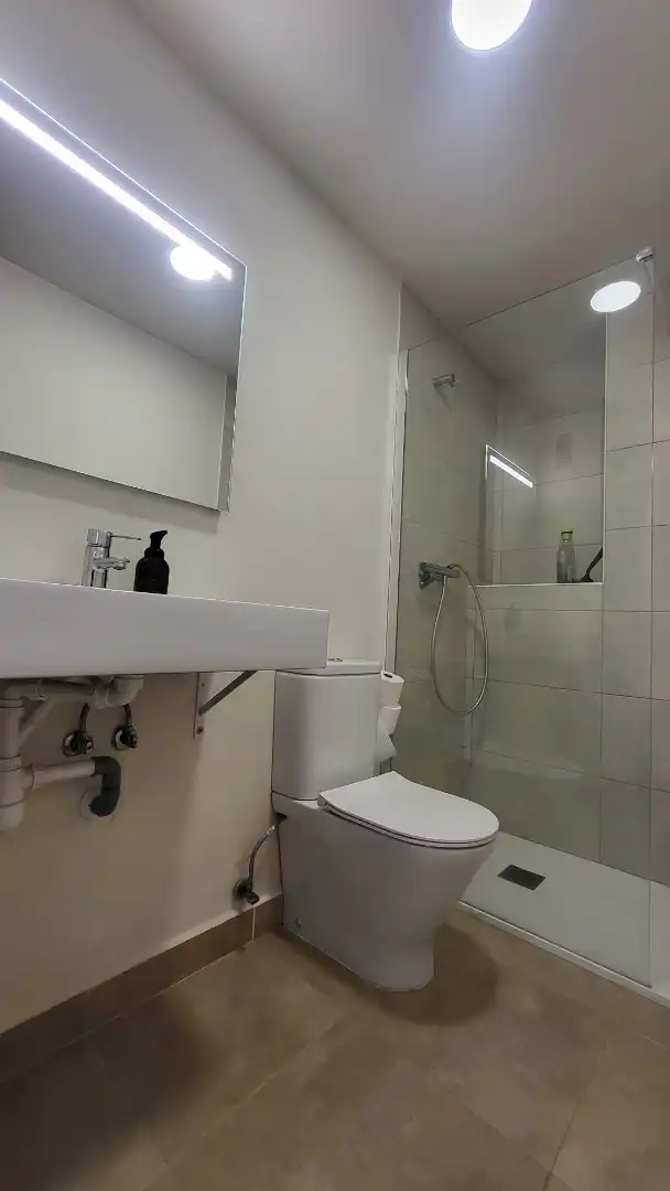 Baño de Piso de alquiler en Dénia con Parquet, Terraza y Trastero