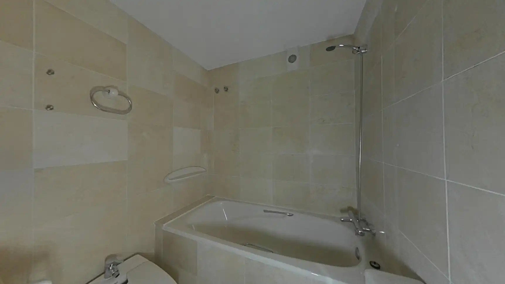 Bany de Pis en venda en Sant Cugat del Vallès amb Calefacció, Parquet i Piscina