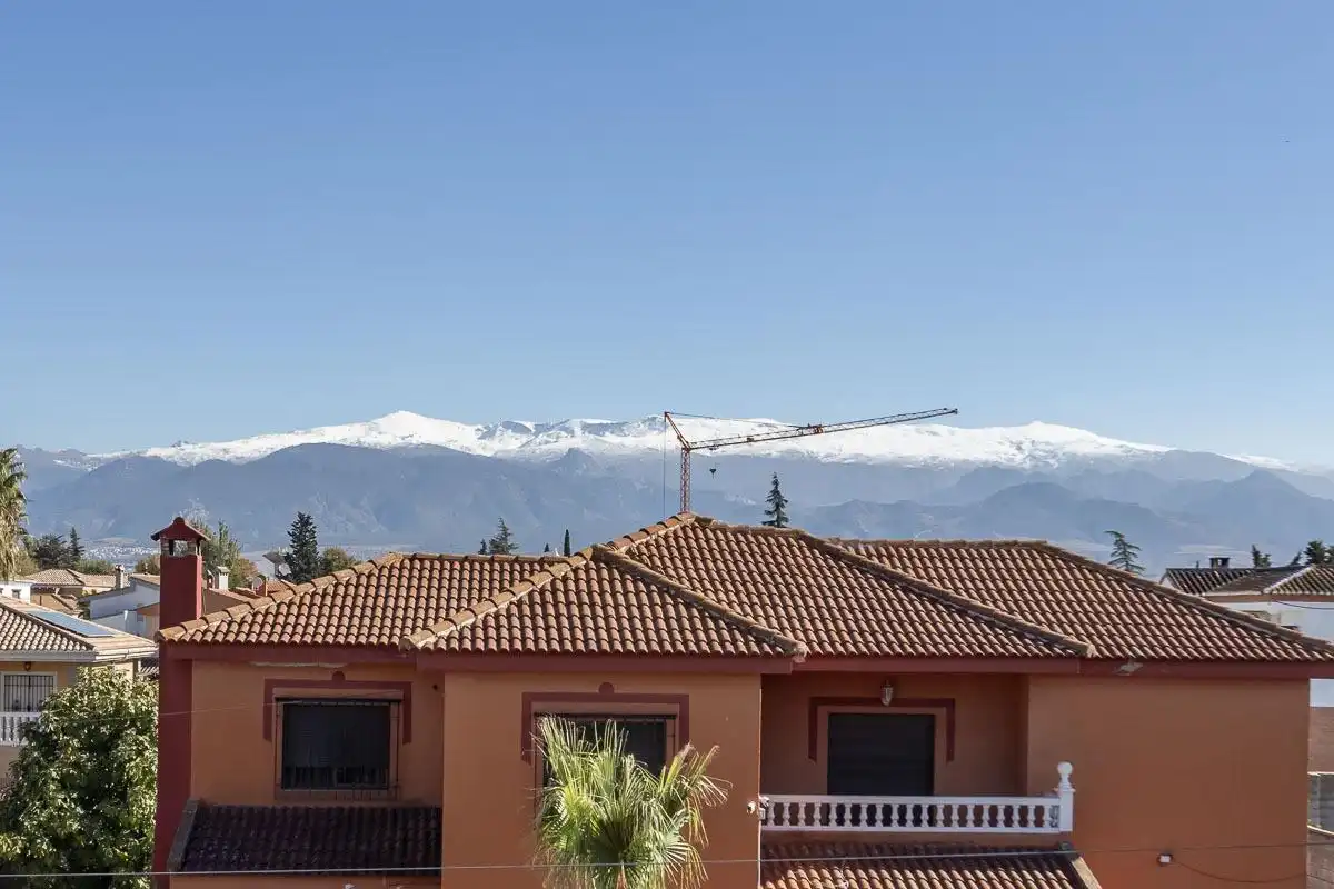 Vista exterior de Casa o xalet en venda en Las Gabias amb Calefacció, Jardí privat i Terrassa