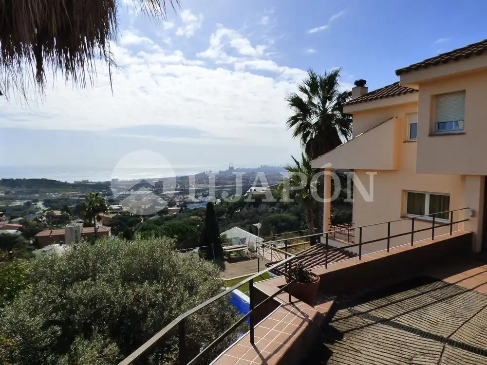 Jardín de Casa o chalet en venta en Badalona con Aire acondicionado, Jardín privado y Terraza