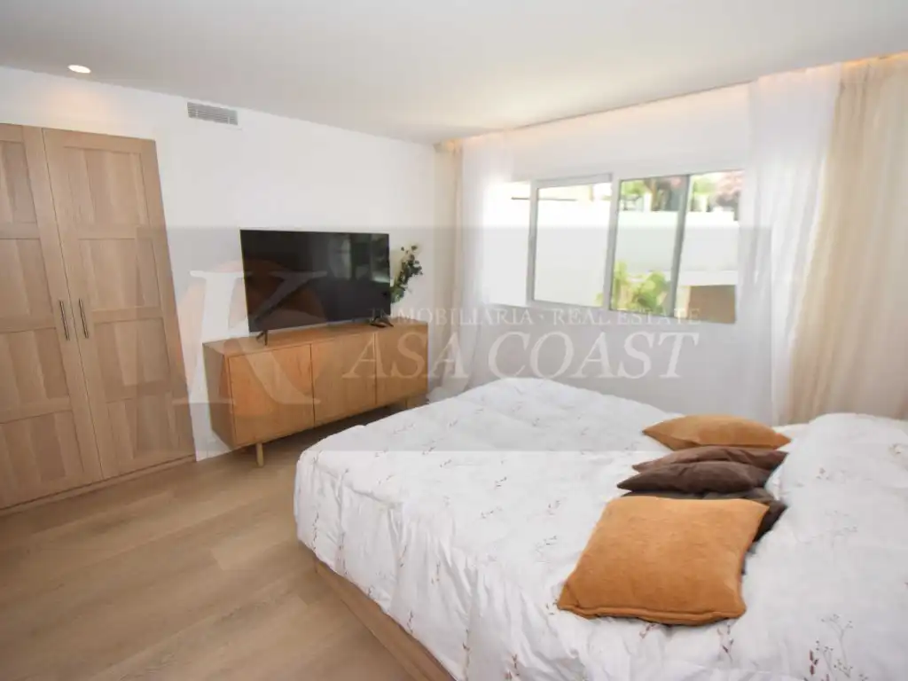 Bedroom of Houses for sale in Fuengirola  with Air Conditioner, Private garden and Terrace
