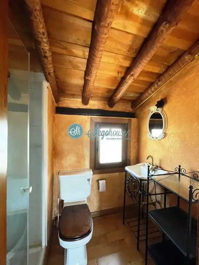Bathroom of Houses for sale in Adrada de Pirón  with Heating