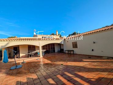 Casa amb piscina en venda a DE DALT