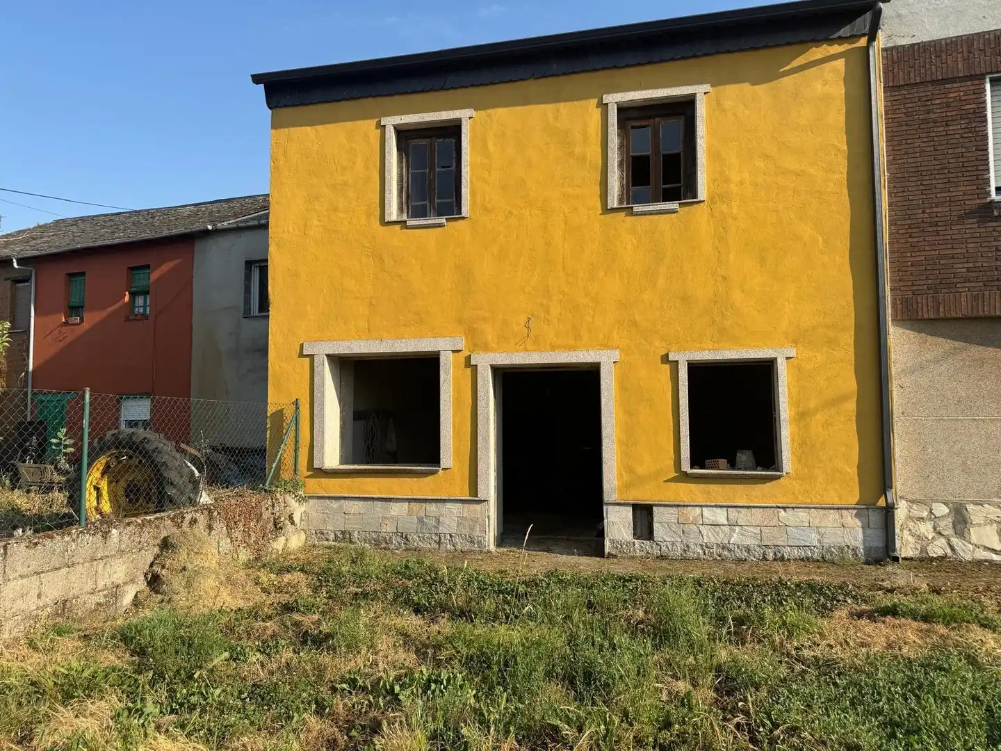 Vista exterior de Finca rústica en venda en Ponferrada amb Terrassa