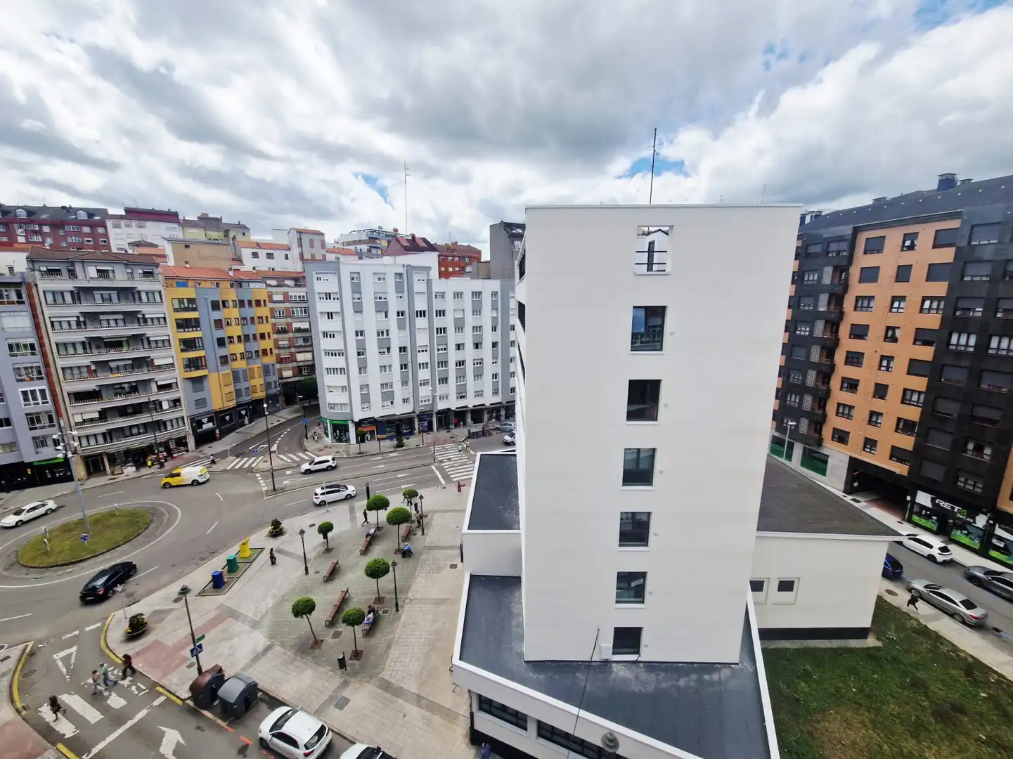 Außenansicht von Wohnung zur Miete in Avilés mit Heizung und Privatgarten