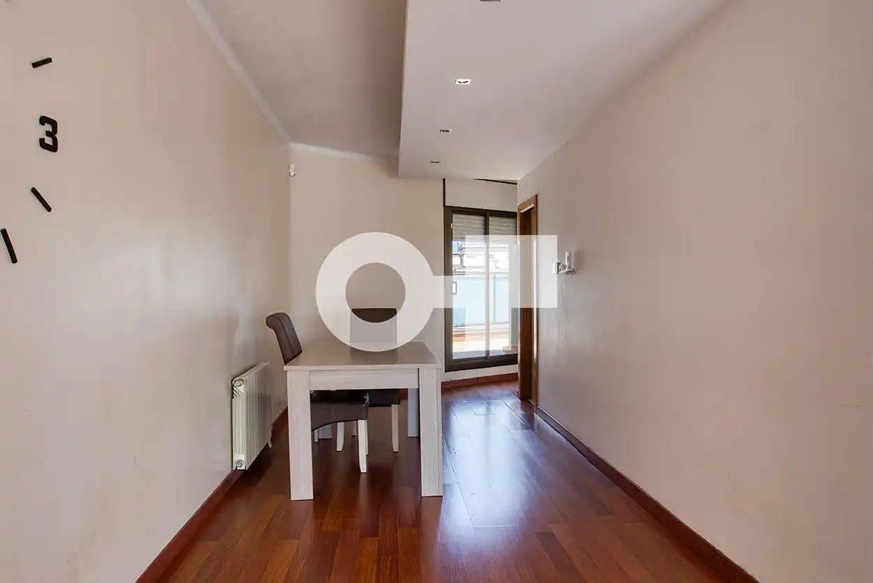 Habitación de Ático en venta en Castelldefels con Calefacción, Parquet y Terraza