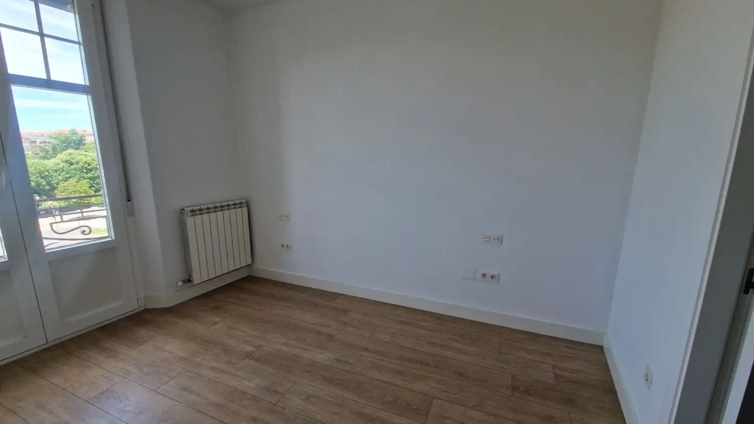 Habitación de Apartamento de alquiler en León Capital  con Calefacción y Terraza