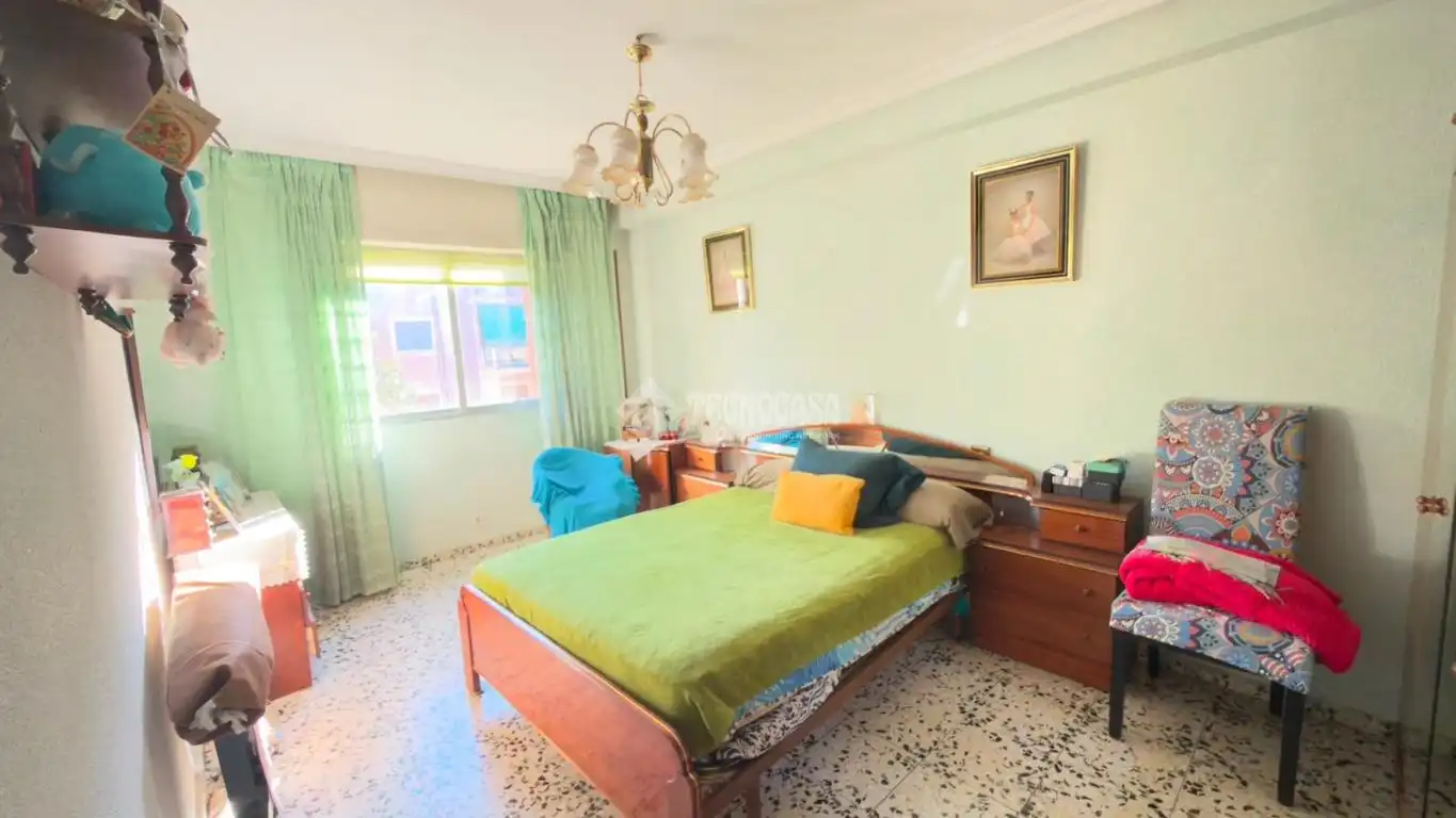 Habitación de Piso en venta en Madrid con Calefacción y Terraza