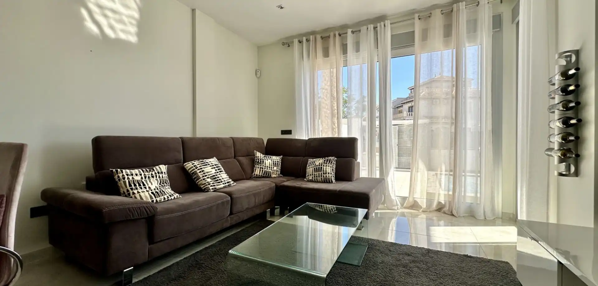 Sala d'estar de Casa o xalet en venda en Orihuela amb Aire condicionat, Jardí privat i Terrassa