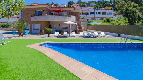 VILLA CON LICENCIA TURÍSTICA  VISTAS AL MAR EN SERRA BRAVA INVERSIÓN LISTA PARA RENTABILIZAR!