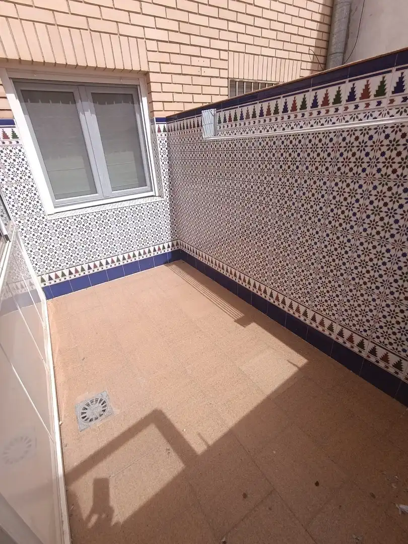Balcony of Flat for rent in Linares  with Air Conditioner, Heating and Storage room