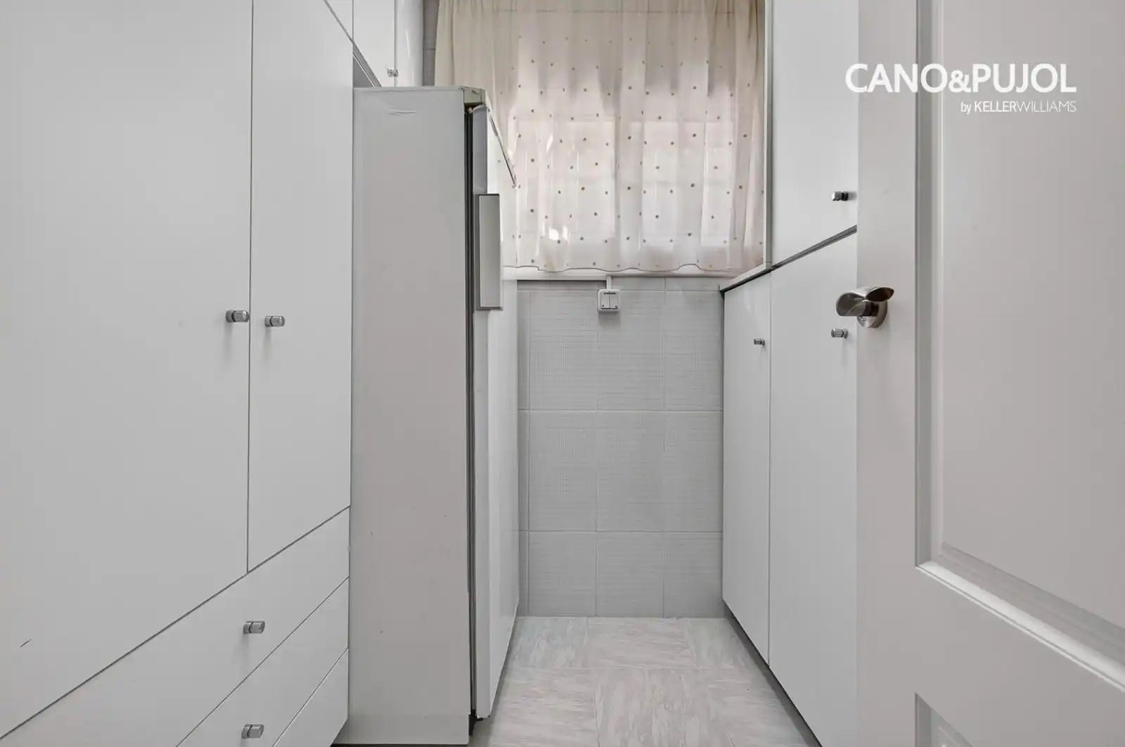 Kitchen of Houses for sale in Ca n'Oriol