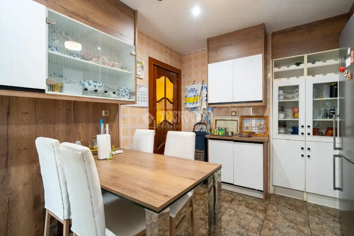 Kitchen of Flat for sale in  Granada Capital  with Air Conditioner, Heating and Terrace