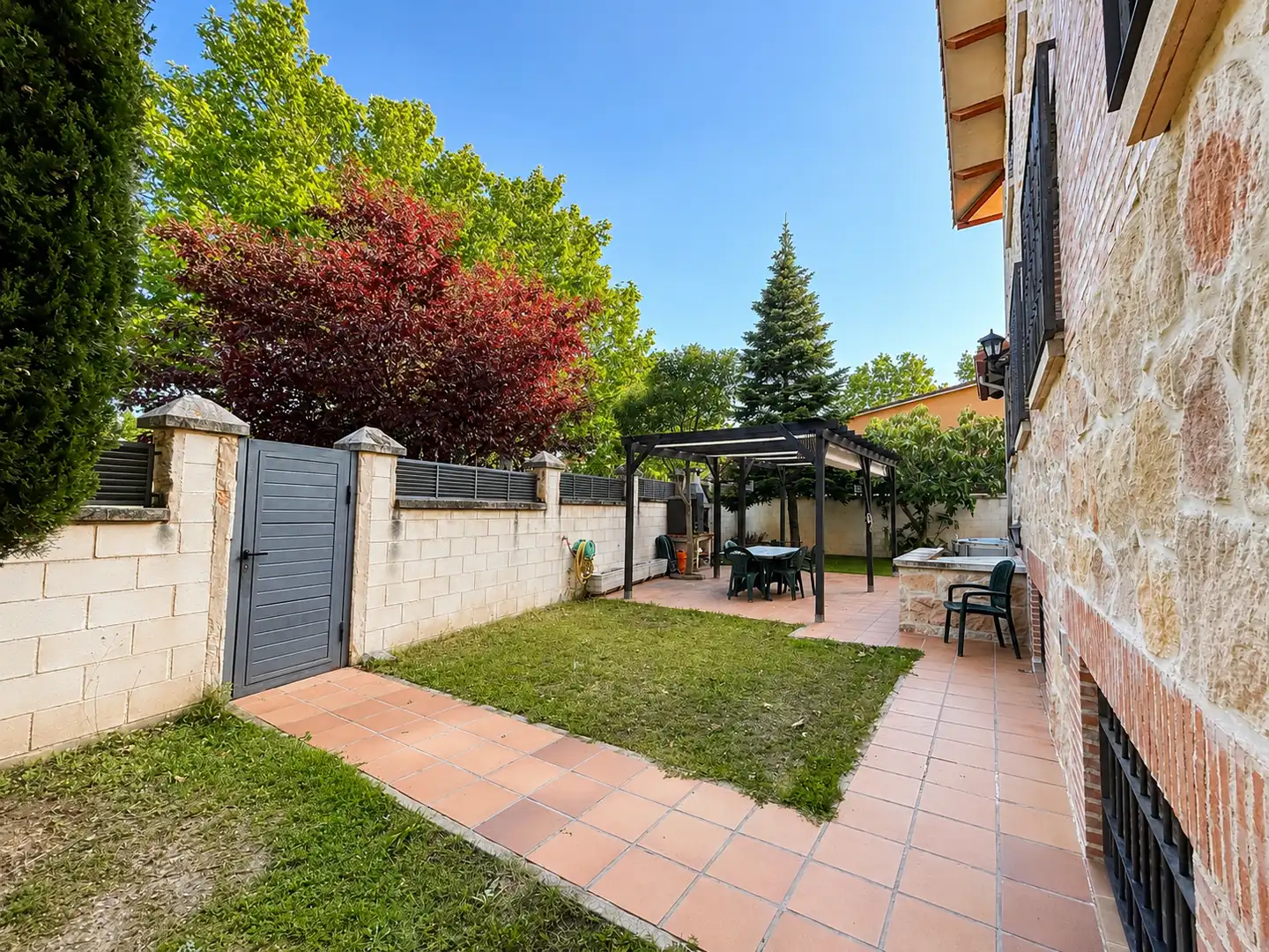 Terrassa de Casa o xalet en venda en Guadarrama amb Calefacció, Jardí privat i Parquet