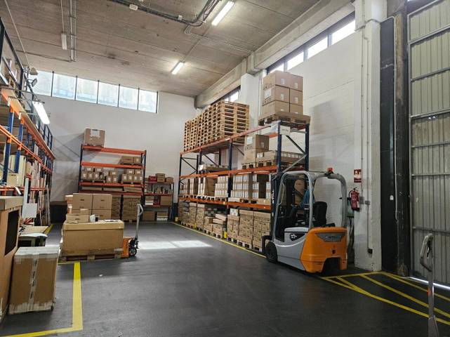 Nave industrial en Venta en Calle Rafael Barradas, 1 en Granvia LH