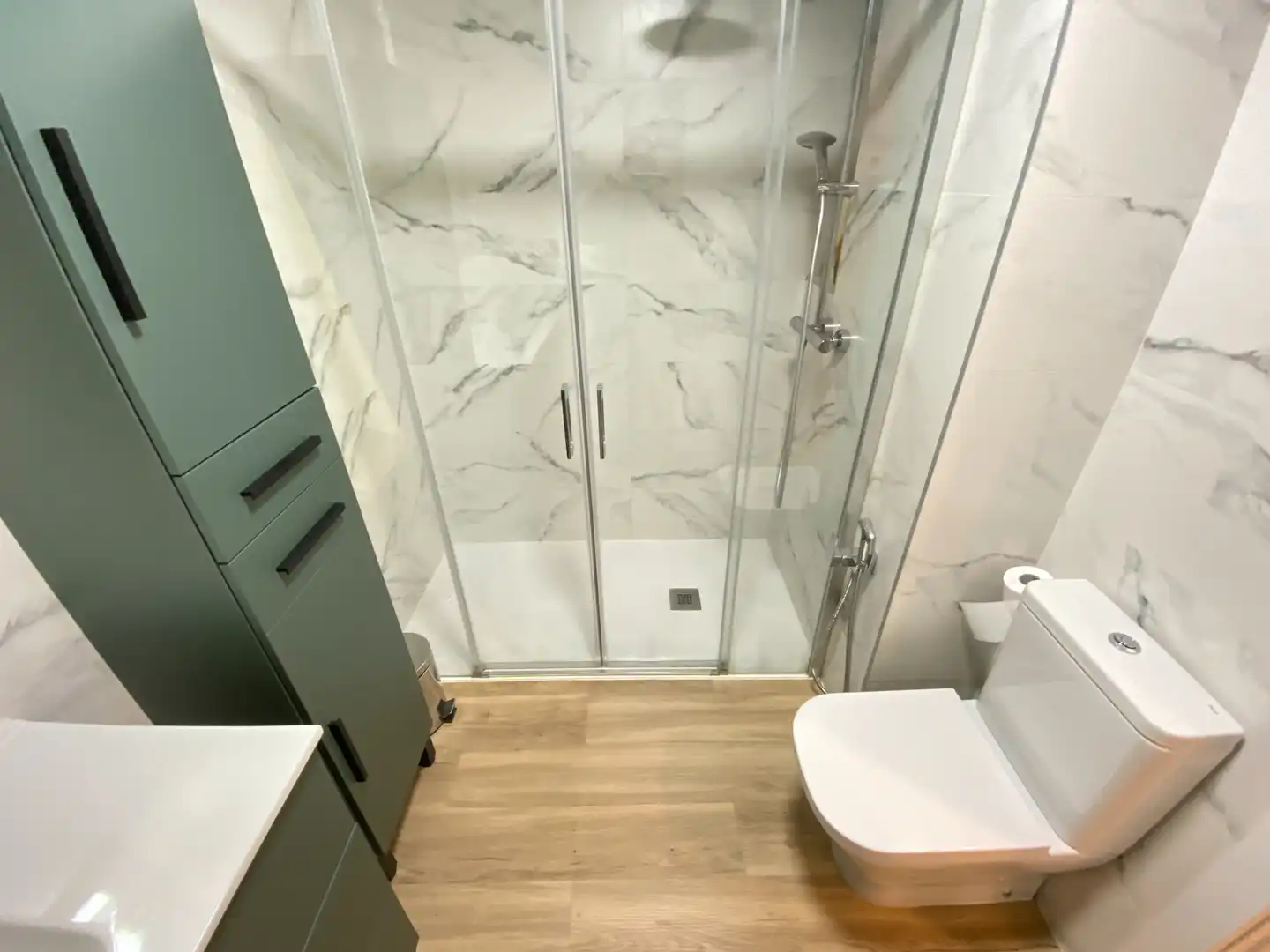 Baño de Piso de alquiler en Bilbao  con Calefacción, Terraza y Amueblado