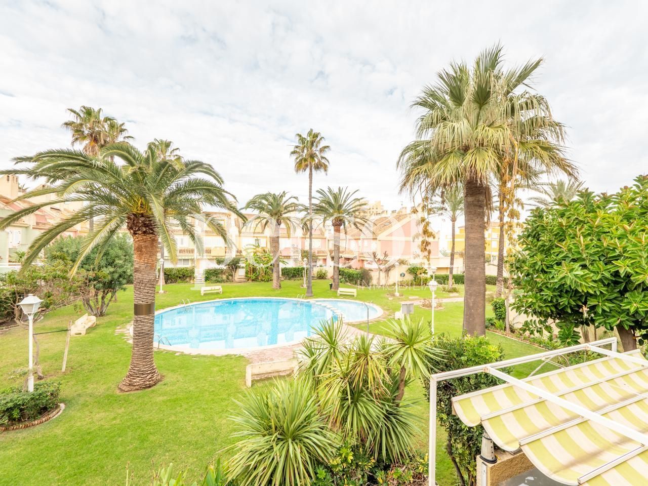 Garden of Single-family semi-detached to rent in  Valencia Capital  with Air Conditioner, Parquet flooring and Terrace