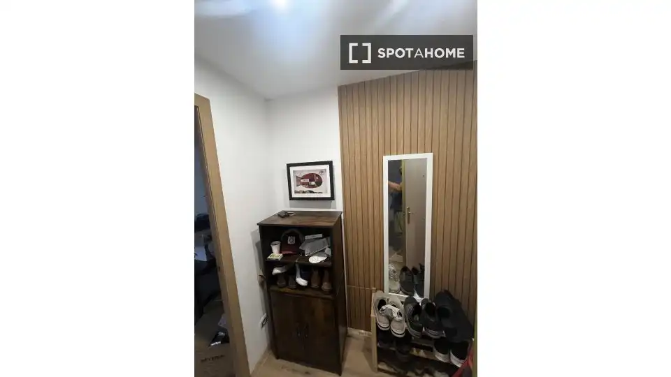 Bedroom of Flat for share in Barcelona  with Air Conditioner, Heating and Furnished