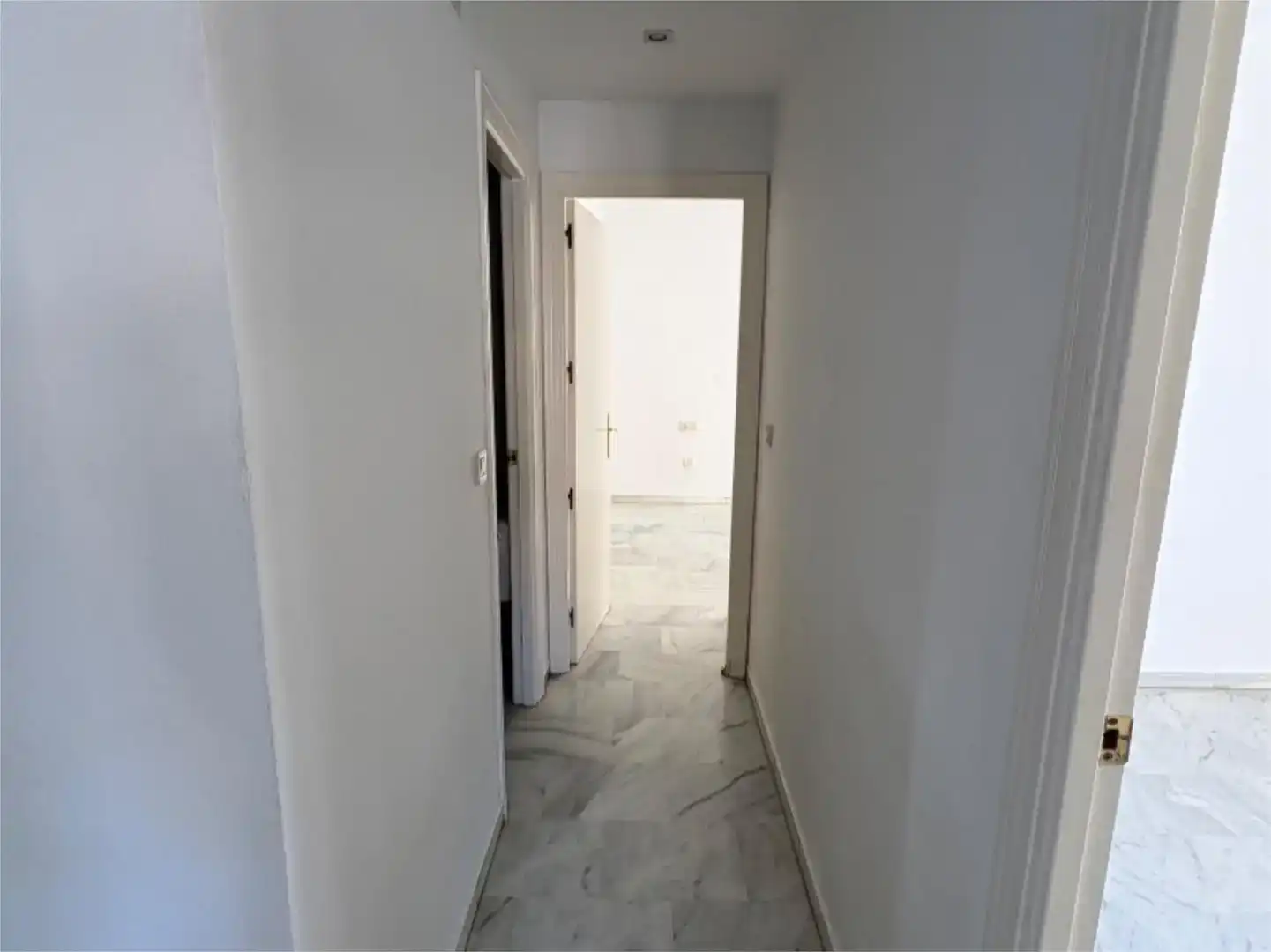 Piso de alquiler en Tomares con Aire acondicionado, Piscina y Balcón