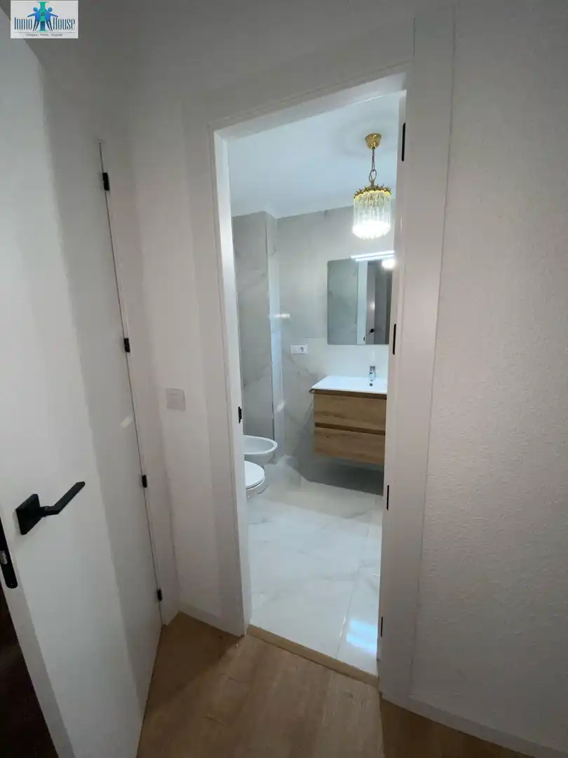 Bany de Pis de lloguer en Albacete amb Aire condicionat, Calefacció i Terrassa