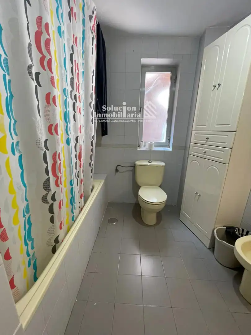 Baño de Piso en venta en Salamanca con Calefacción, Terraza y Trastero