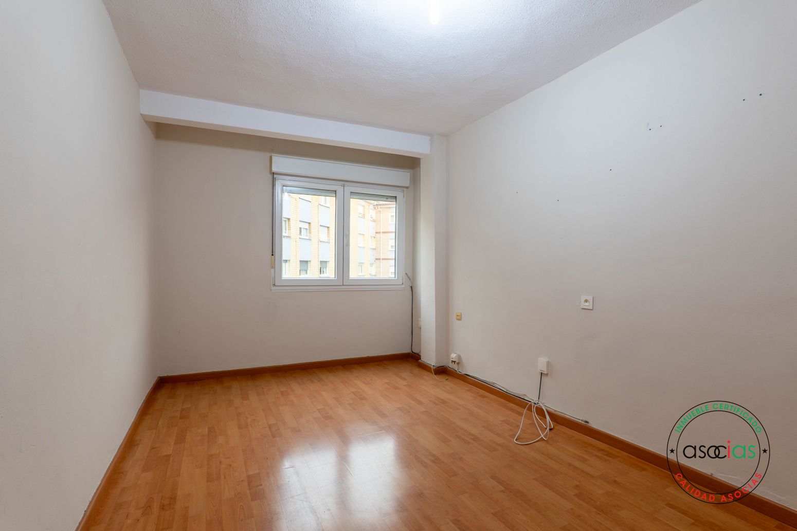 Dormitori de Pis en venda en Gijón  amb Traster