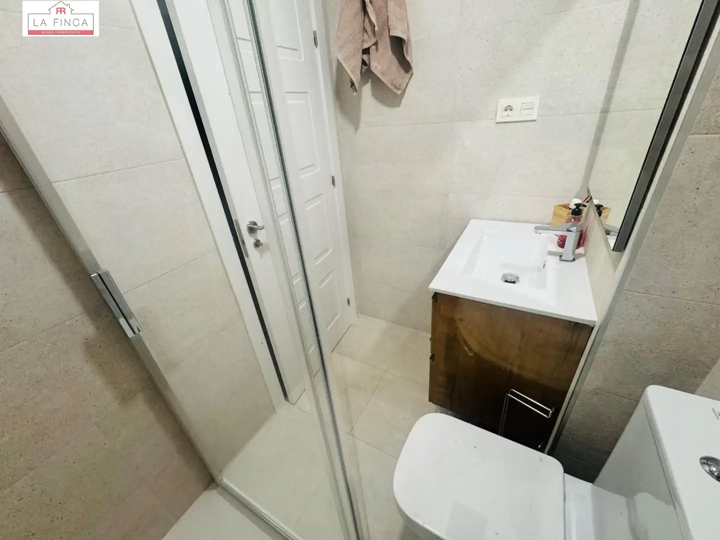Bany de Planta baixa en venda en Málaga amb Aire condicionat, Jardí privat i Terrassa