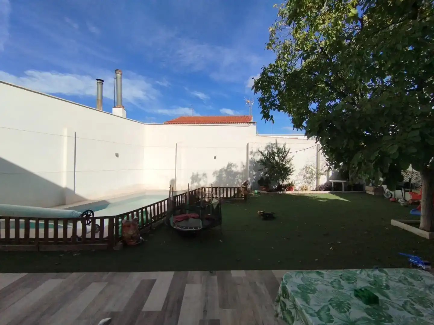 Jardí de Planta baixa en venda en Tomelloso amb Jardí privat, Traster i Piscina